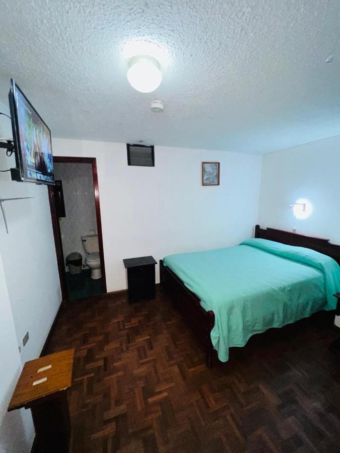 Hotel Estrellita Inn Alameda Κίτο Δωμάτιο φωτογραφία
